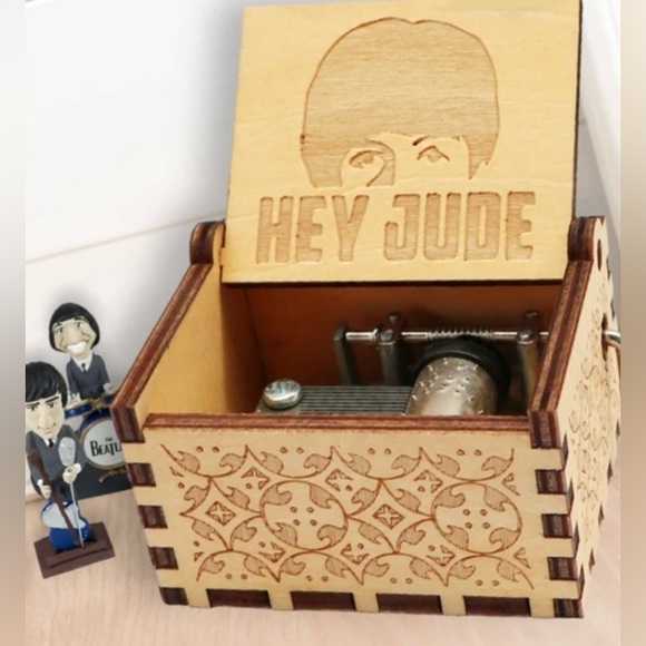 Hey Jude - Beatles music playing box - hand made wood - Picture 3 of 5